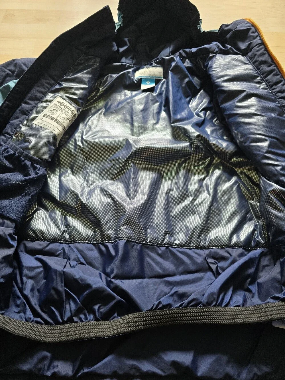 Columbia Valley Runner Jacket Size Medium (10/12)